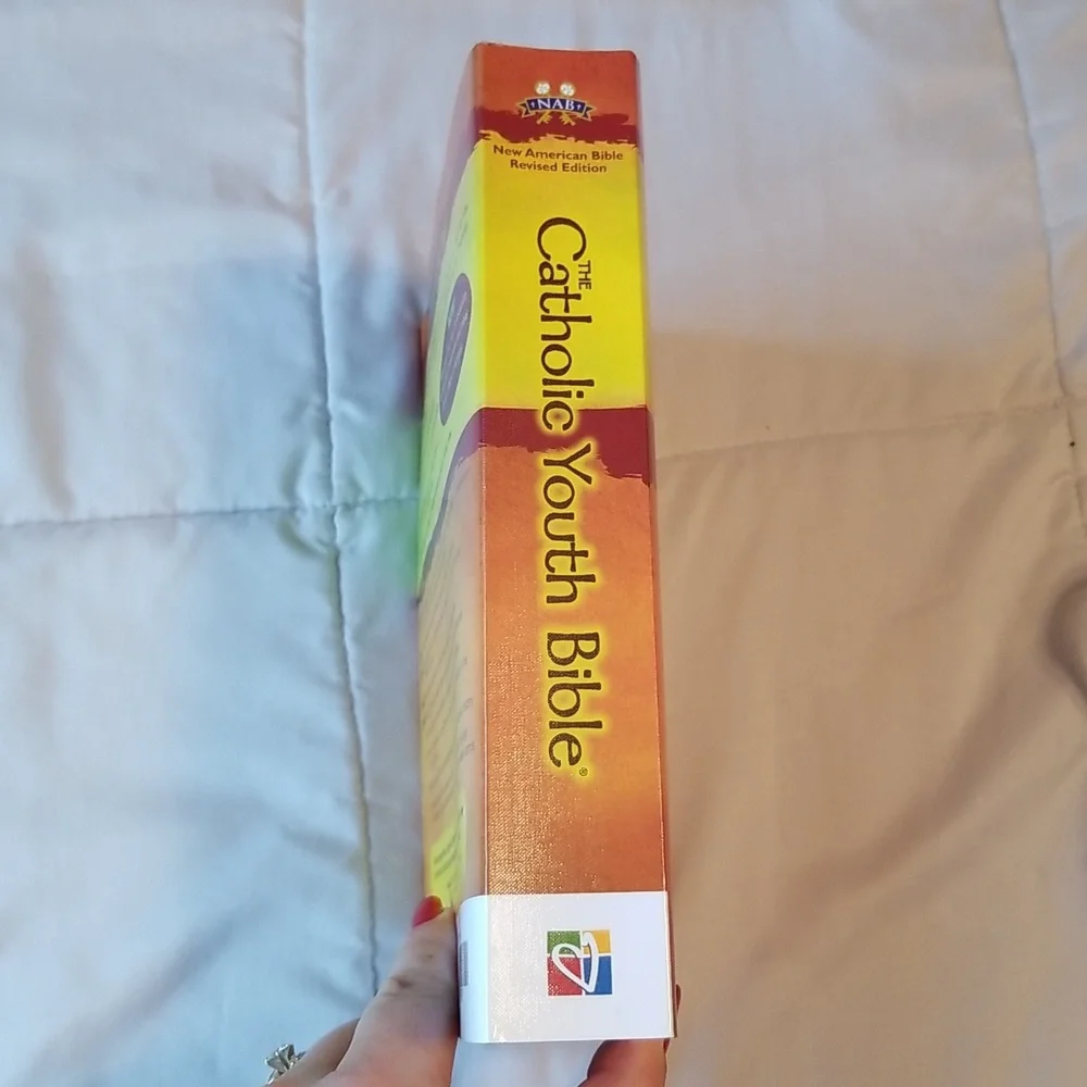 Catholic Youth Bible - Picture 2 of 11